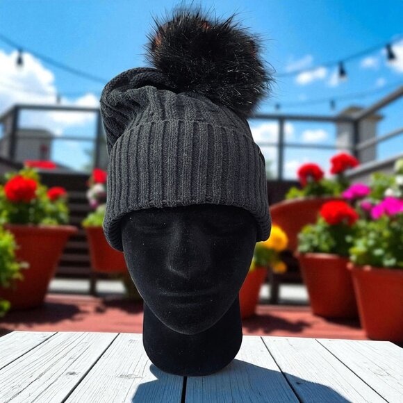 Lululemon Cable Knit Pom Beanie Black Faux Fur Ribbed Winter Hat One Size - Picture 1 of 8